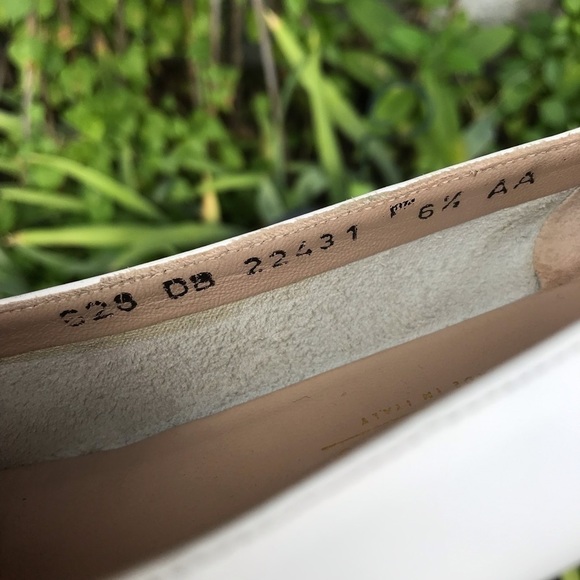 Vintage SALVATORE FERRAGAMO Niccola White Leather Flats bow buckle Size 6.5 AA - Picture 8 of 13